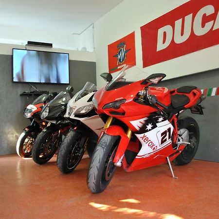 밀레시모 Italian Piston House Sport Moto Rent B&B 외부 사진
