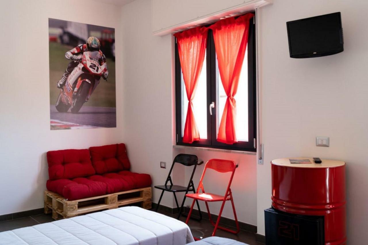 밀레시모 Italian Piston House Sport Moto Rent B&B 외부 사진